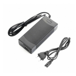 Ladegerät für Lithium Batterie /Staneg Pro Tennisballwurfmaschine